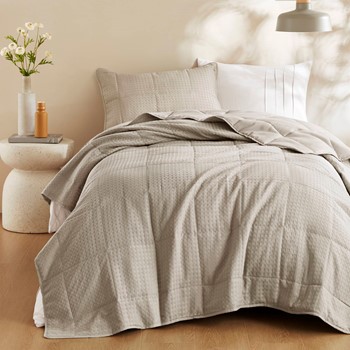 Wholesale Comfort Spaces Aera Waffle Weave Textured Quilt Set