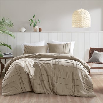 Walker Soft Washed Pleated Comforter Set