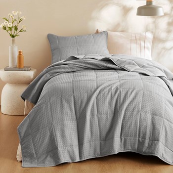 Wholesale Comfort Spaces Aera Waffle Weave Textured Quilt Set