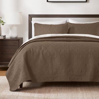 Quebec Reversible Quilt Set