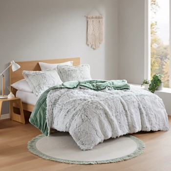 Wholesale Intelligent Design Malea Shaggy Faux Fur Comforter Mini Set