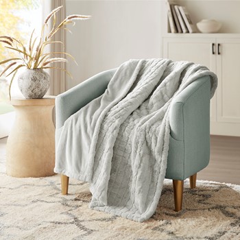 Wholesale Beautyrest Zuri Oversized Faux Fur Heated Throw