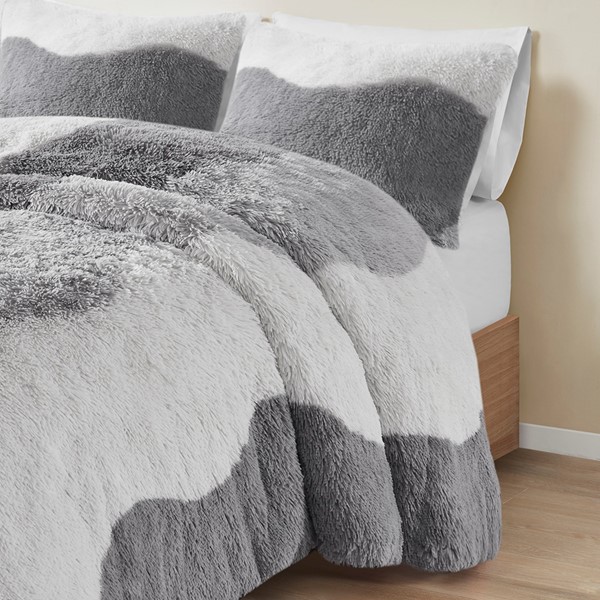 Intelligent Design Cassie Ombre Shaggy Faux Fur Comforter Set