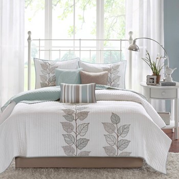 Caelie 6 Piece Embroidered Quilt Set with Throw Pillows