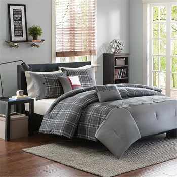 Daryl Comforter Set
