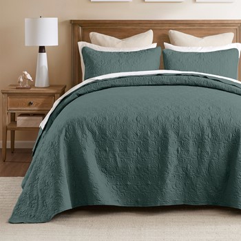 Wholesale Madison Park Quebec Reversible Bedspread Set