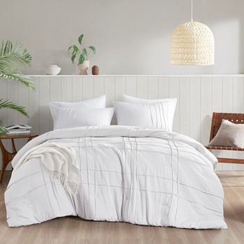 Walker Soft Washed Pleated Comforter Set