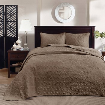 Wholesale Madison Park Quebec Reversible Bedspread Set