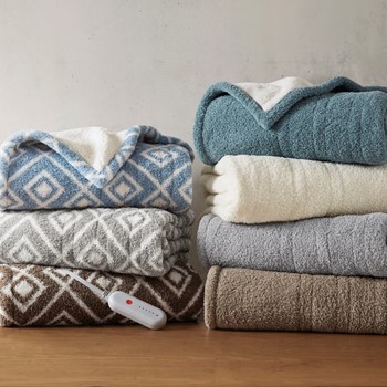 Amira Dream Soft Heated Throw