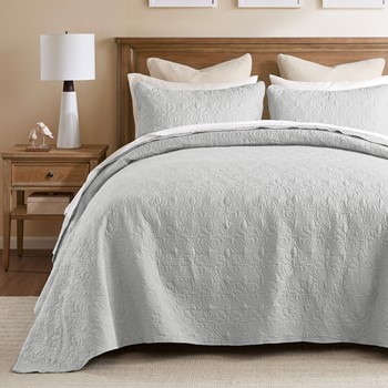 Wholesale Madison Park Quebec Reversible Bedspread Set