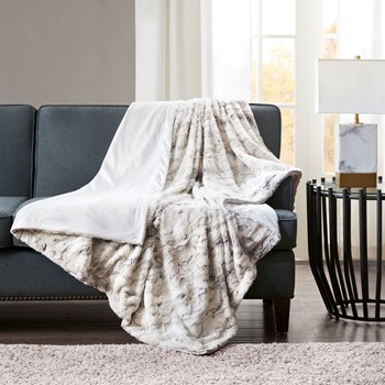 Sachi Oversized Faux Fur Throw