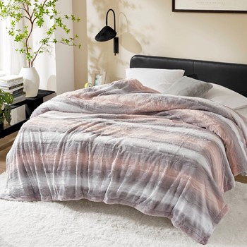 Wholesale Madison Park Zuri Faux Fur Blanket