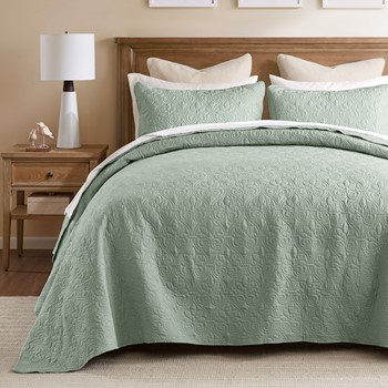 Quebec Reversible Bedspread Set