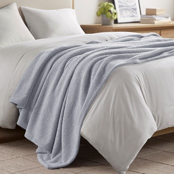 Wholesale Madison Park Dream Soft Blanket