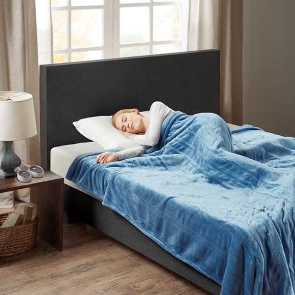 Woolrich Heated Plush to Berber Blanket | Designer Living
