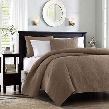 Wholesale Madison Park Quebec Reversible Quilt Set