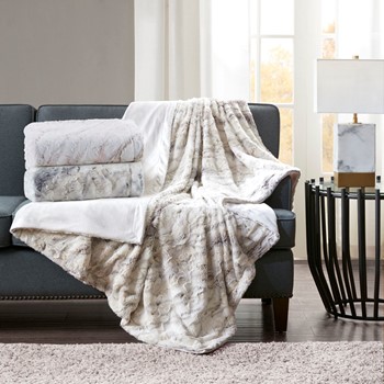 Sachi Oversized Faux Fur Throw