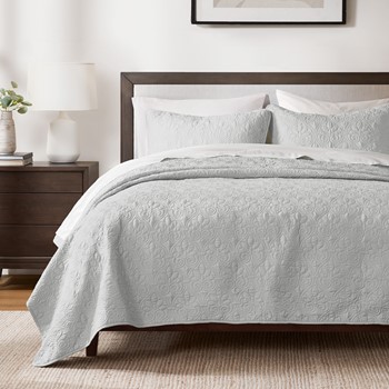 Wholesale Madison Park Quebec Reversible Quilt Set