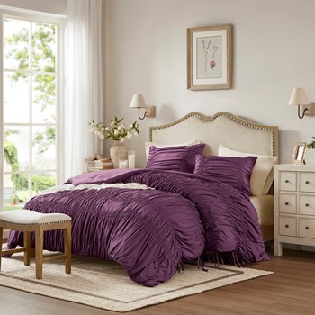Mia Comforter Set