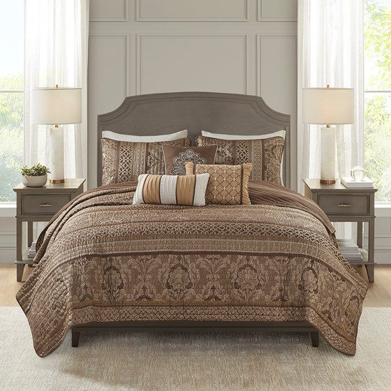 Bellagio 6 Piece Jacquard Quilt Set with Throw Pillows by Madison Park