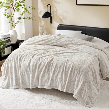Wholesale Madison Park Zuri Faux Fur Blanket
