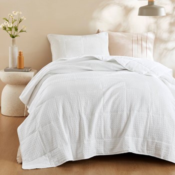 Wholesale Comfort Spaces Aera Waffle Weave Textured Quilt Set