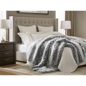 Wholesale Harbor House Botswana Animal Print Faux Fur Throw Blanket